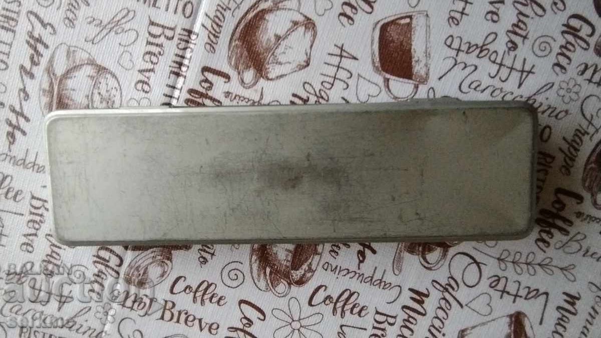 Cutie cu preț 20.00 BGN | € 10.23