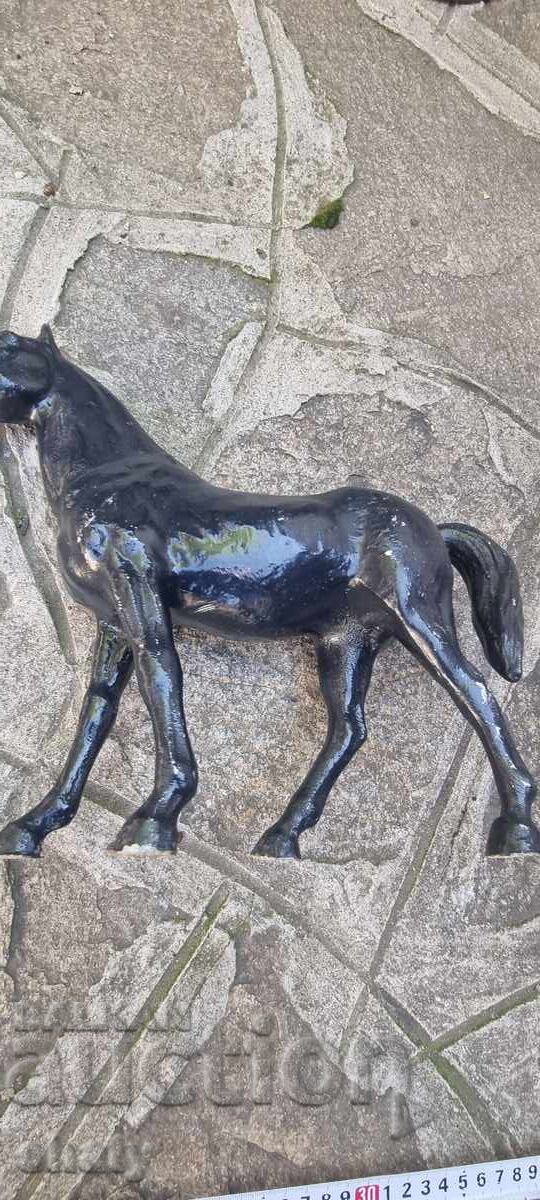 Delivery of Metal sculpture. Horse figure