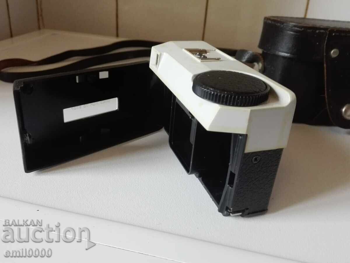 Old Kodak Instamatic 25 Camera - 5 Old Kodak Instamatic 25 Camera - 5