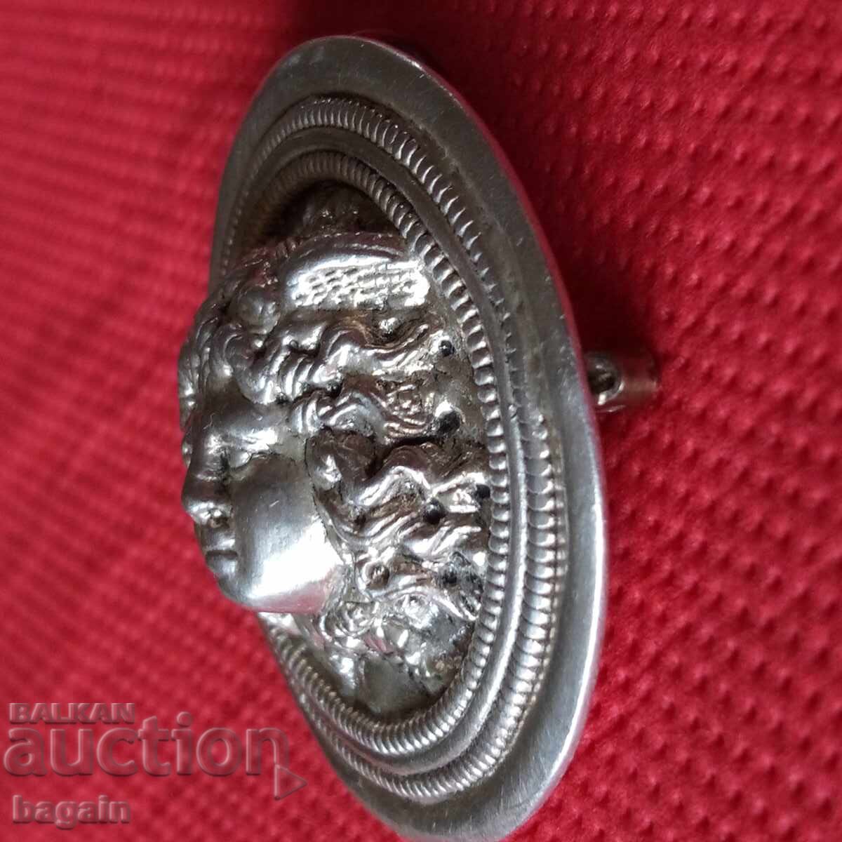 Ερμής, ασημένια καρφίτσα με τιμή 150.00 BGN | € 76.69 Ερμής, ασημένια καρφίτσα με τιμή 150.00 BGN | € 76.69