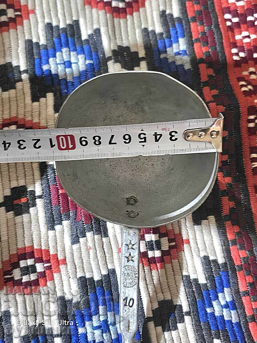 Доставка на Черпак много стар налични маркировки. Рядък модел БЗЦ. Пуска Доставка на Черпак много стар налични маркировки. Рядък модел БЗЦ. Пуска