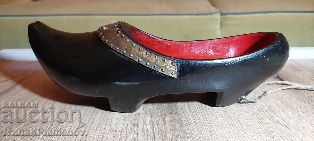 Sculptură în lemn pentru cunoscători cu preț 26.00 BGN | € 13.29 Sculptură în lemn pentru cunoscători cu preț 26.00 BGN | € 13.29