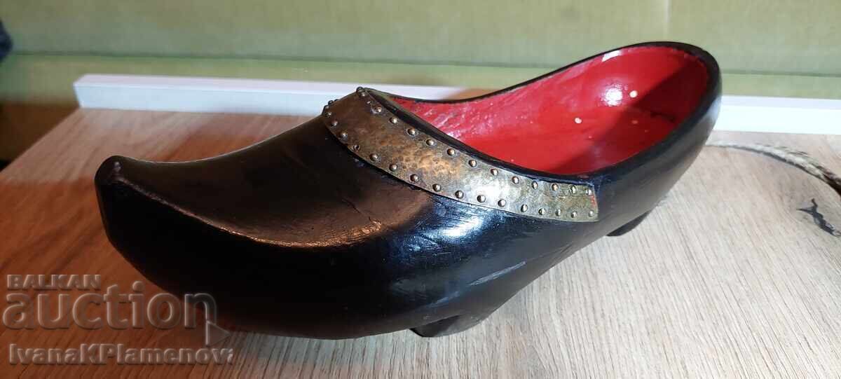 Licitație Sculptură în lemn pentru cunoscători Licitație Sculptură în lemn pentru cunoscători