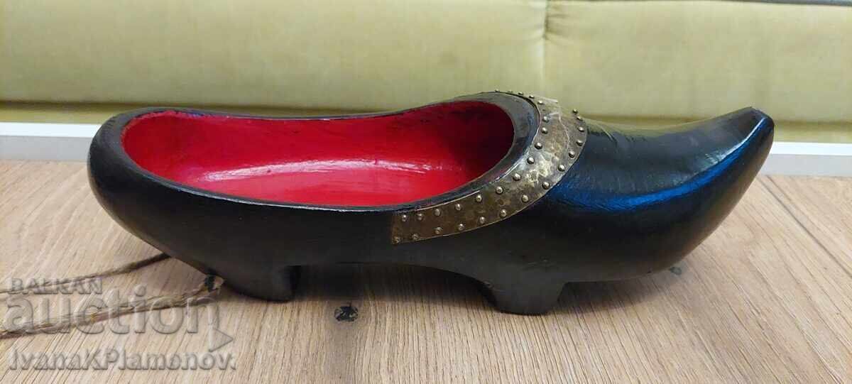 Sculptură în lemn pentru cunoscători Sculptură în lemn pentru cunoscători