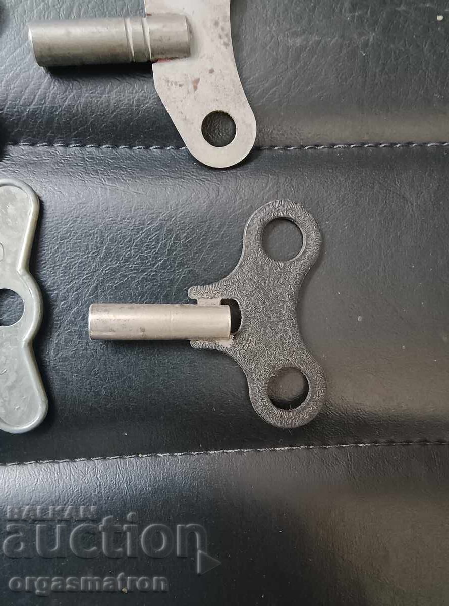 Auction  4 pcs. clock keys