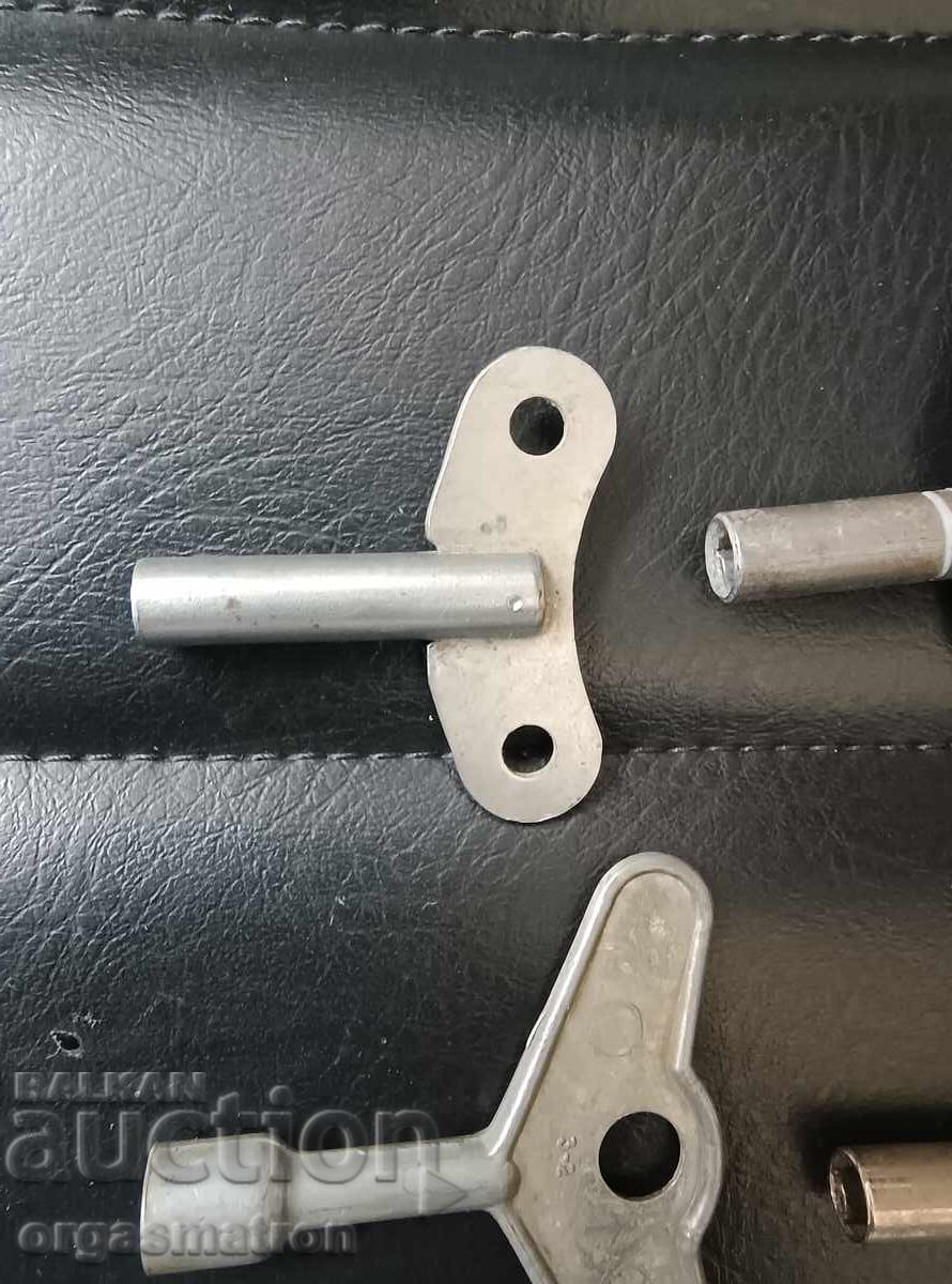 4 pcs. clock keys - 5