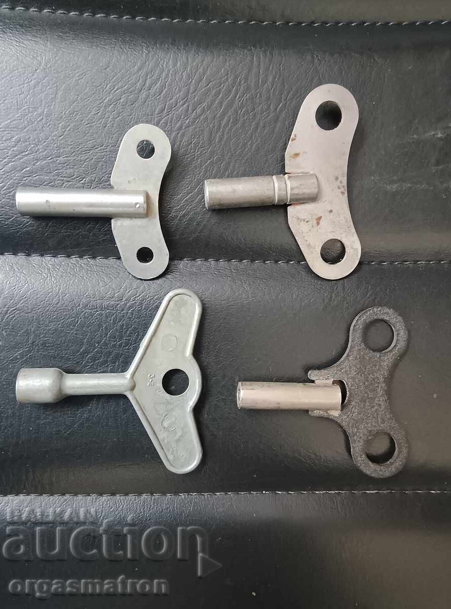 4 pcs. clock keys