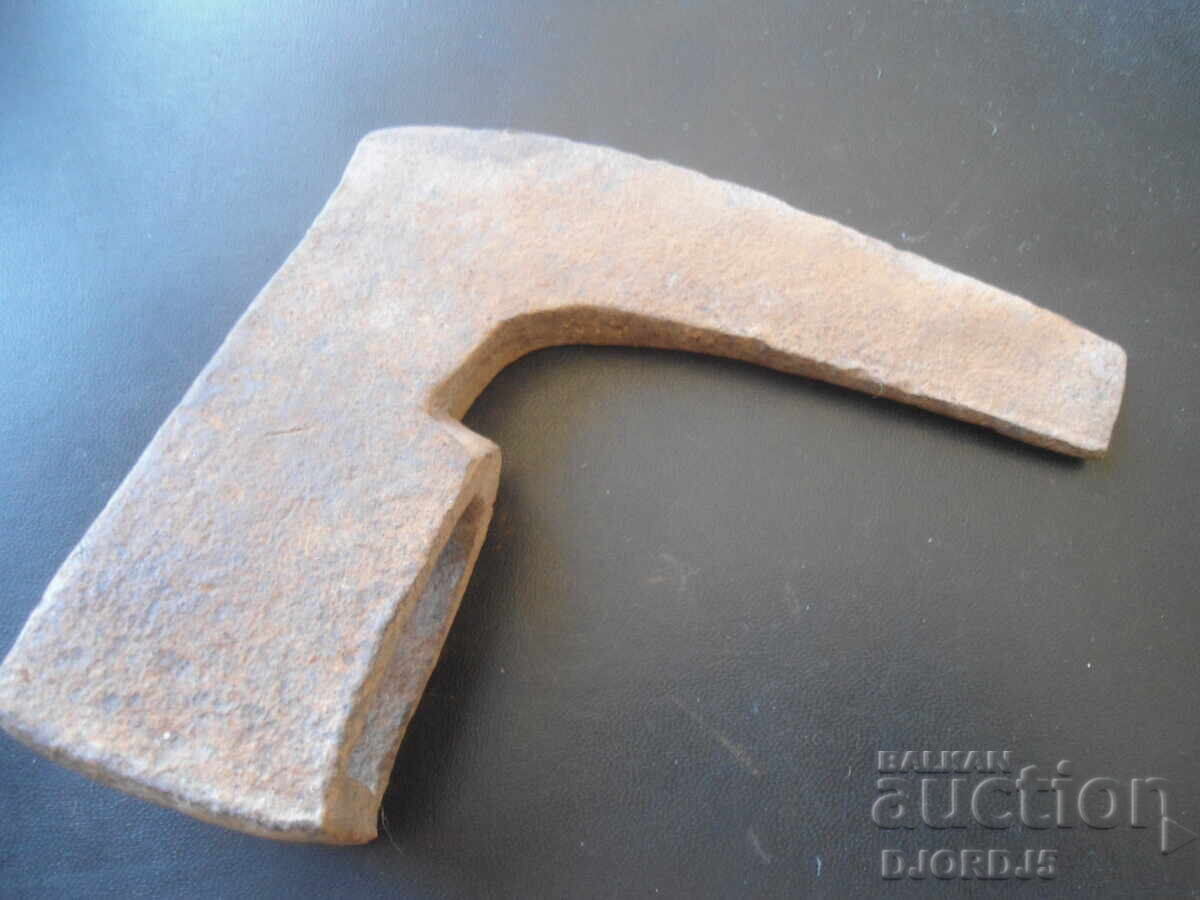 Licitație Topor vechi, topor, 1.170 kg