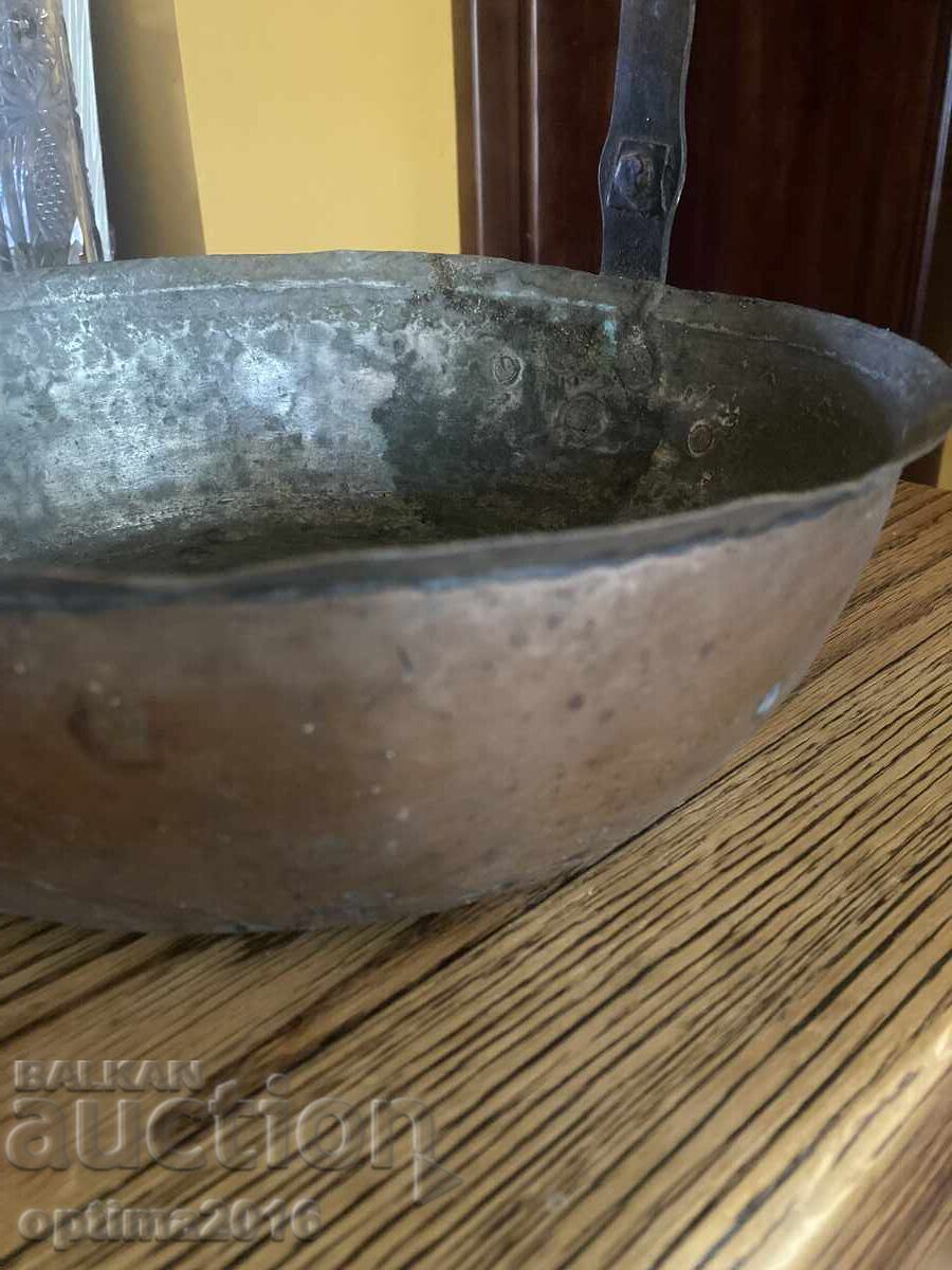 Δημοπρασία Παλαιό χάλκινο δοχείο Δημοπρασία Παλαιό χάλκινο δοχείο