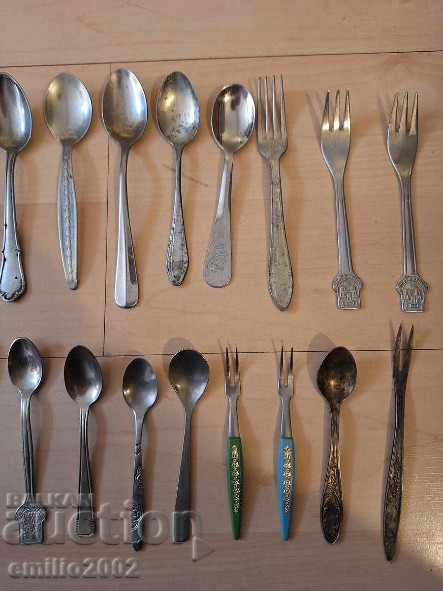 Παράδοση Μικρά κουταλάκια και πιρουνάκια ρετρό σοσιαλισμός