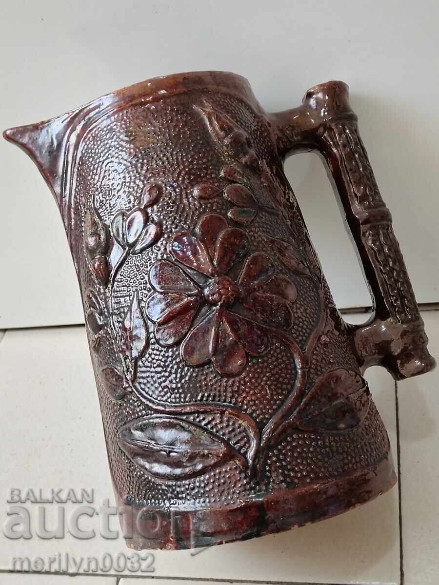 Livrarea Urcică veche, ceramică troiană, faianță, sfârșitul secolului al XIX-lea Livrarea Urcică veche, ceramică troiană, faianță, sfârșitul secolului al XIX-lea