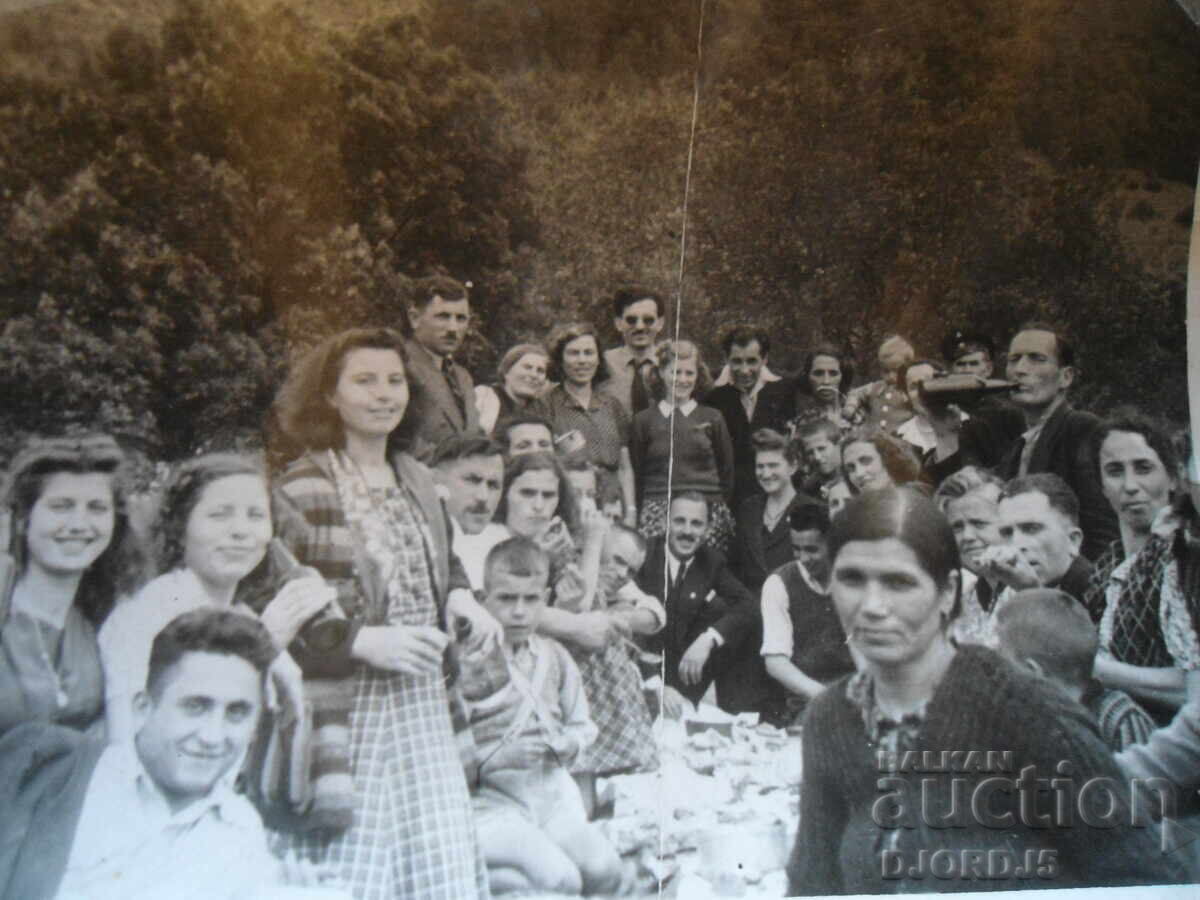 Fotografie veche, "...fabrica de vopsitorie chimică..."