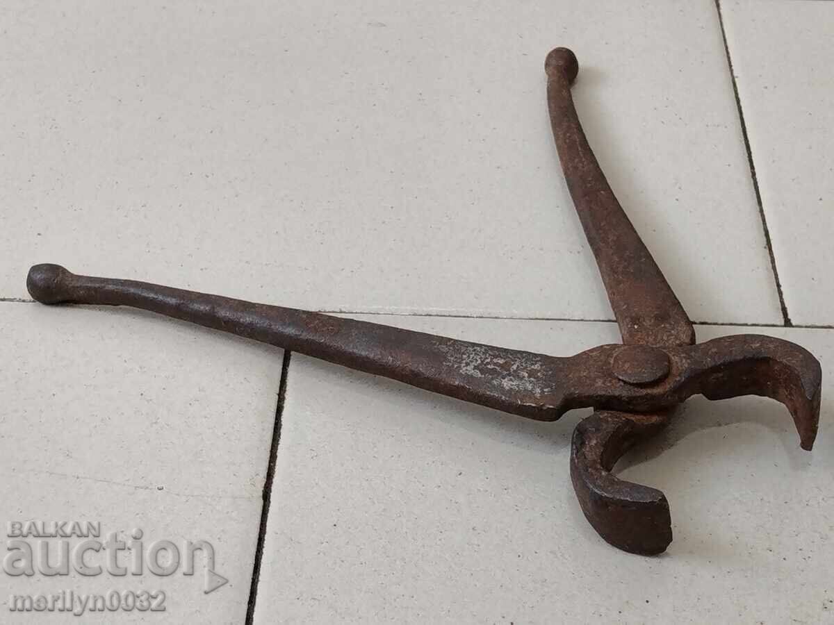 Доставка на Старинни примитивни керпедени керпеденти клещи нач 20-ти век Доставка на Старинни примитивни керпедени керпеденти клещи нач 20-ти век