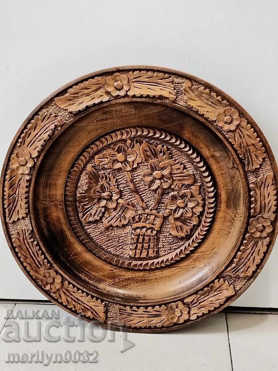 Παλιό πιάτο τοίχου από καρυδιά, ξυλόγλυπτο Παλιό πιάτο τοίχου από καρυδιά, ξυλόγλυπτο