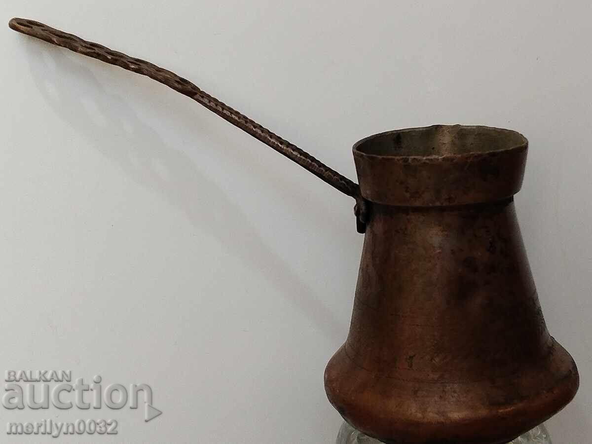 Παλιό κονσερβοποιημένο χάλκινο cezve, καφετιέρα, χάλκινο, χάλκινο δοχείο με τιμή 39.50 BGN | € 20.20