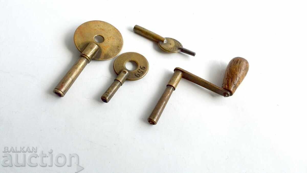 Licitație Chei vechi și manivele pentru ceasuri de buzunar