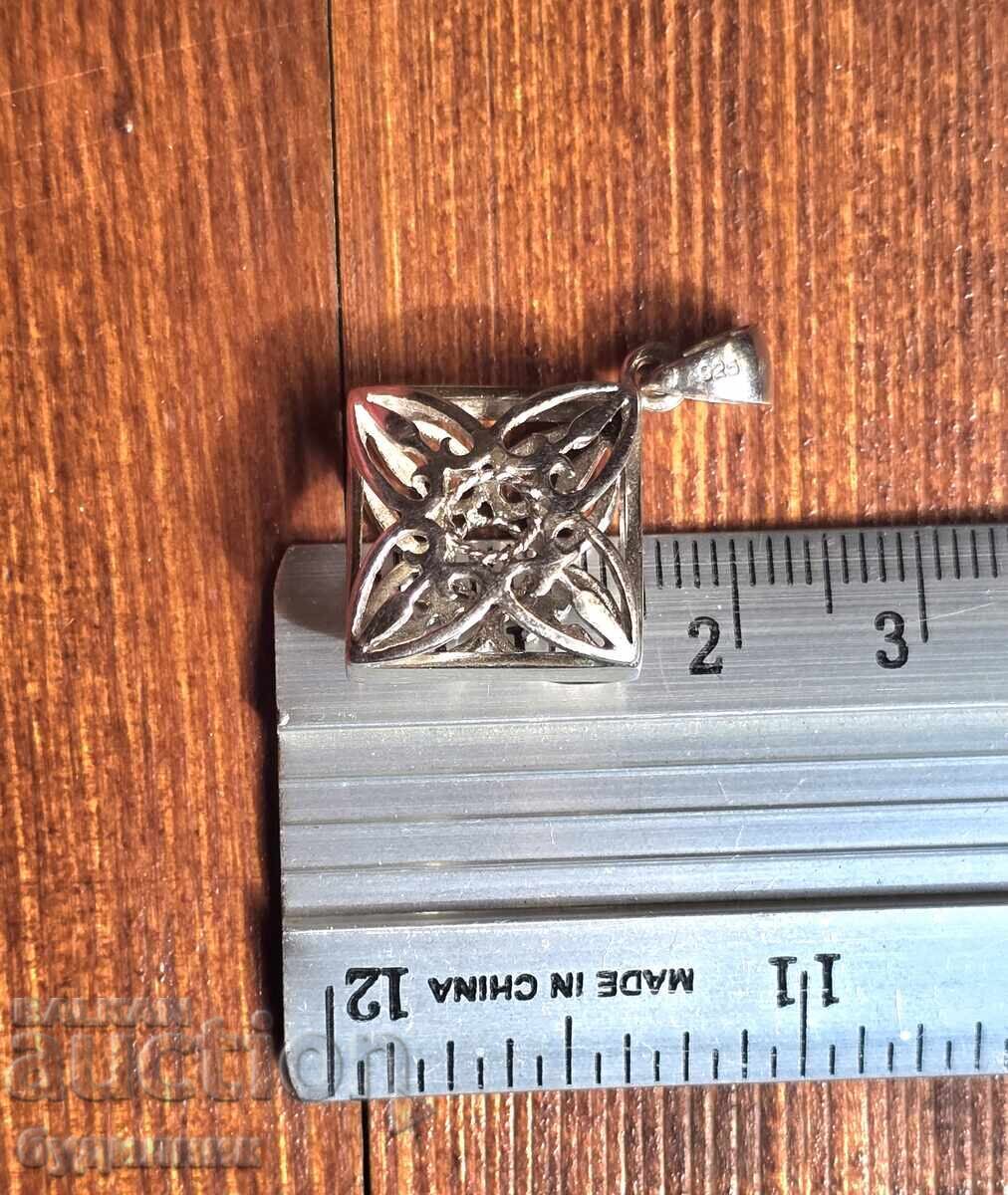 Ασημένιο μενταγιόν. Ξεκινώ πάνω από 100 Δημοπρασίες. Δείτε και άλλα - 5 Ασημένιο μενταγιόν. Ξεκινώ πάνω από 100 Δημοπρασίες. Δείτε και άλλα - 5