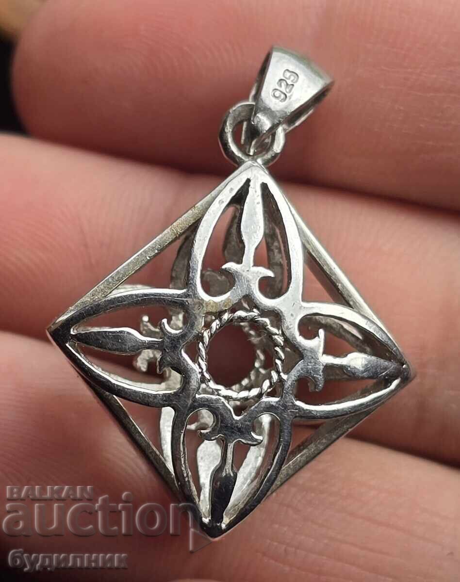 Ασημένιο μενταγιόν. Ξεκινώ πάνω από 100 Δημοπρασίες. Δείτε και άλλα Ασημένιο μενταγιόν. Ξεκινώ πάνω από 100 Δημοπρασίες. Δείτε και άλλα