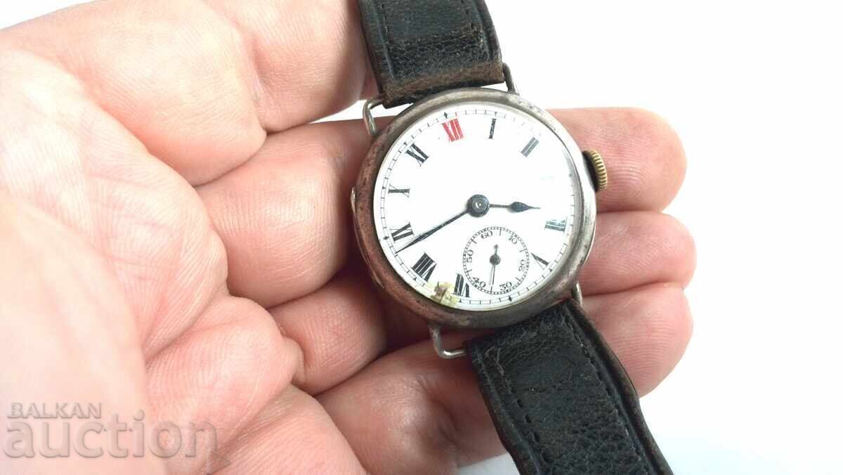 Delivery of Unique - Old military watch, not working Delivery of Unique - Old military watch, not working