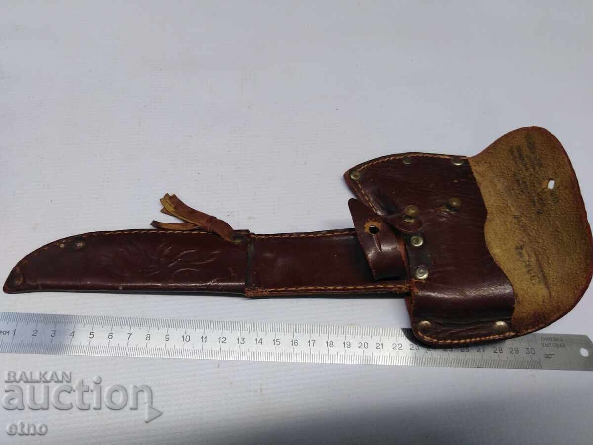 Delivery of OLD LEATHER SHEATH, CASE FOR AXE AND KNIFE SET Delivery of OLD LEATHER SHEATH, CASE FOR AXE AND KNIFE SET