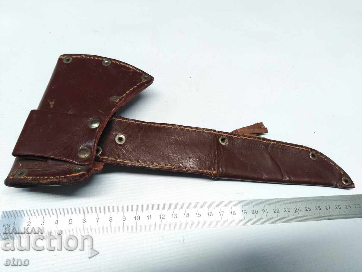 OLD LEATHER SHEATH, CASE FOR AXE AND KNIFE SET - 6 OLD LEATHER SHEATH, CASE FOR AXE AND KNIFE SET - 6