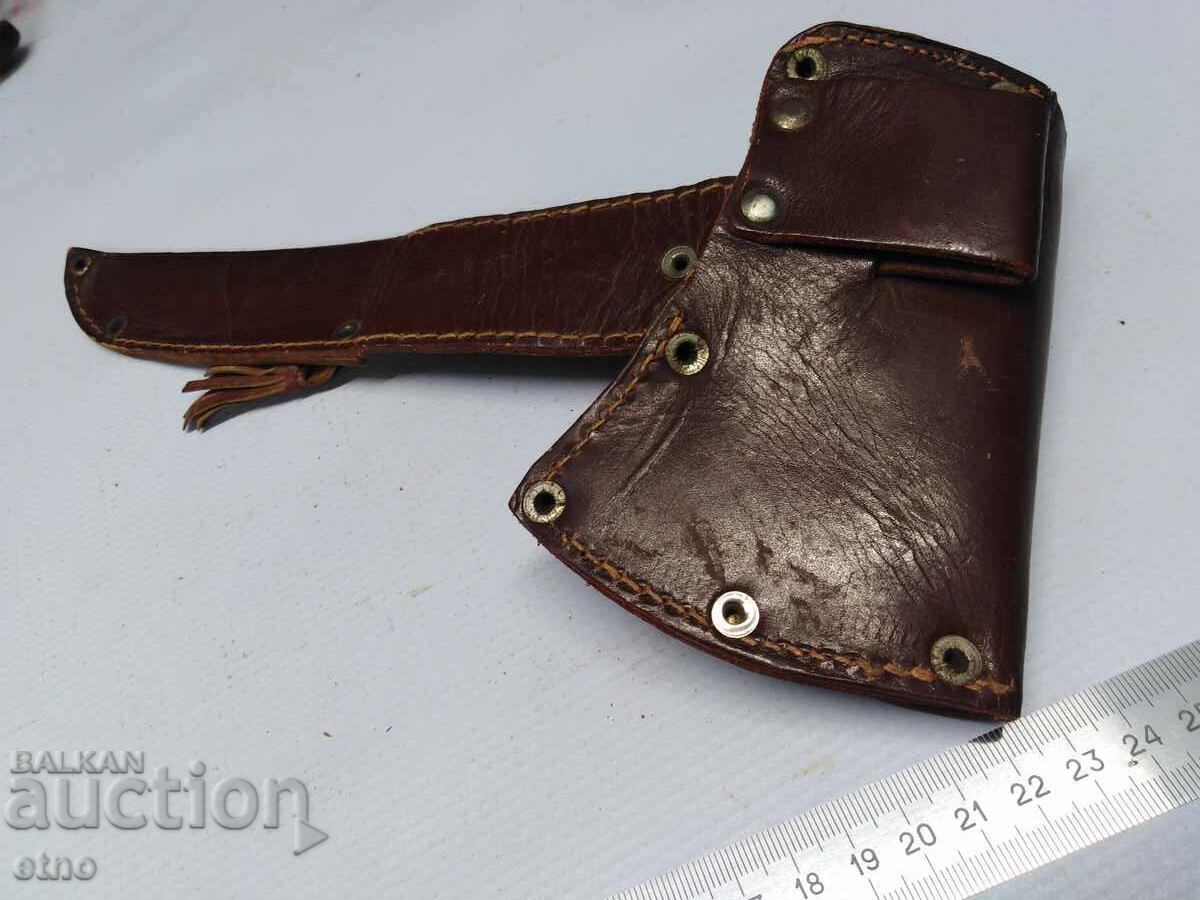 OLD LEATHER SHEATH, CASE FOR AXE AND KNIFE SET - 7 OLD LEATHER SHEATH, CASE FOR AXE AND KNIFE SET - 7