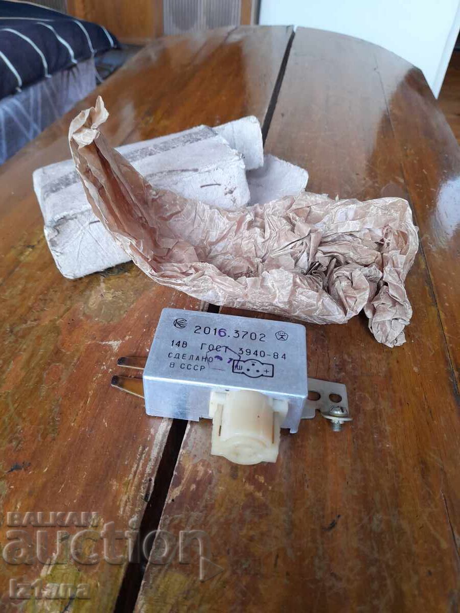 Auction  Old car voltage regulator