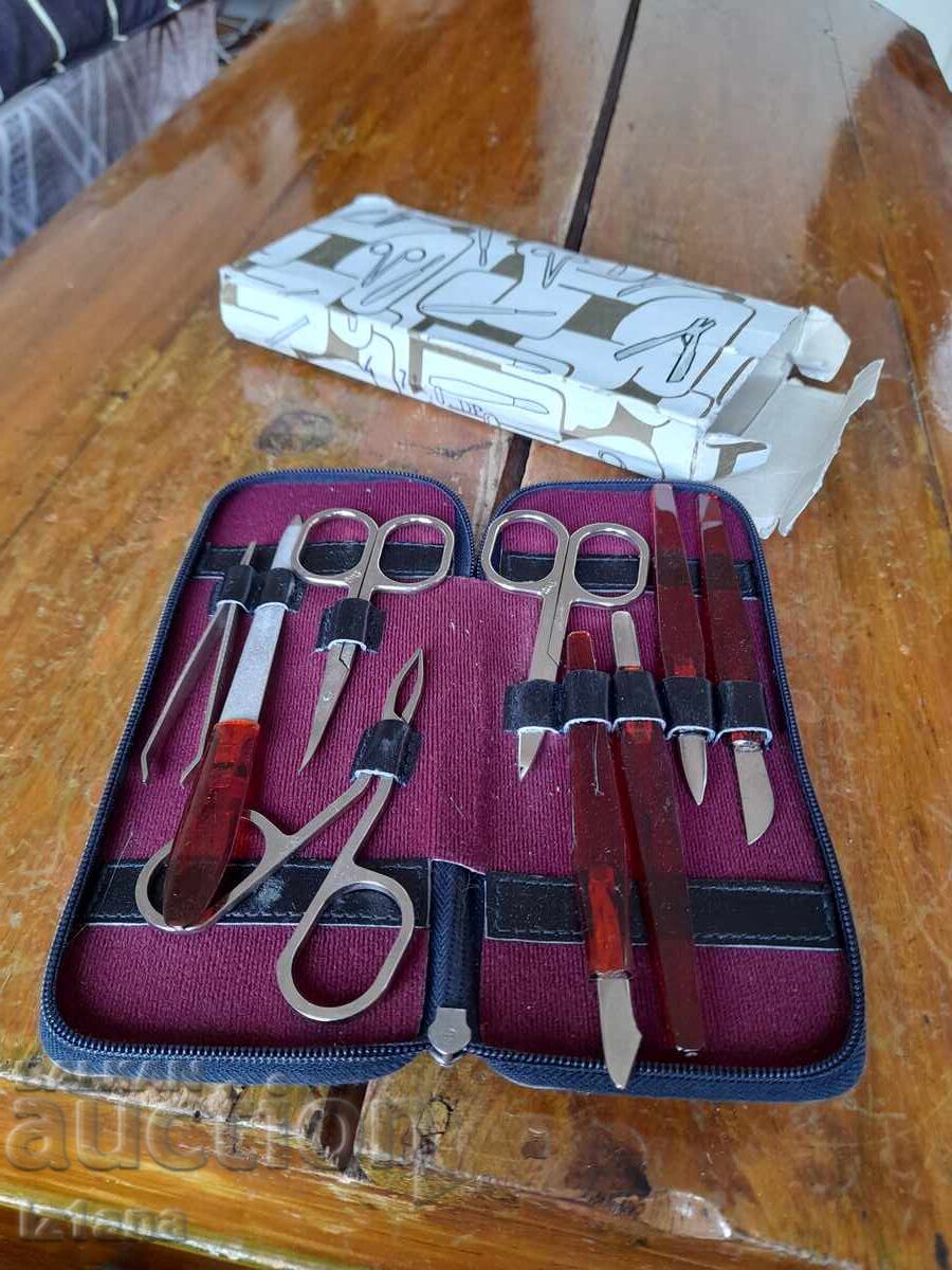 Auction Old ladies' toiletry bag Auction Old ladies' toiletry bag