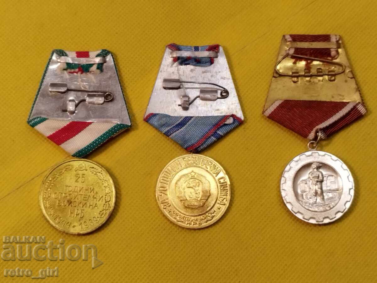 Български медали - 3 броя. с цена 24.90 лв. | € 12.73