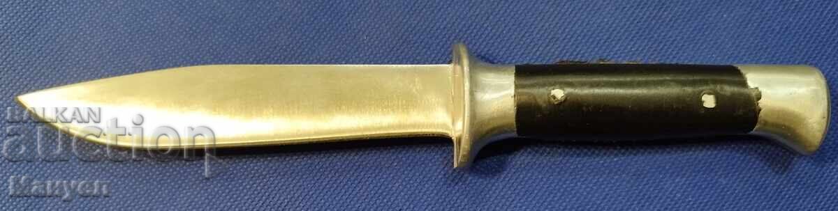 Аукцион Стар български туристически нож.