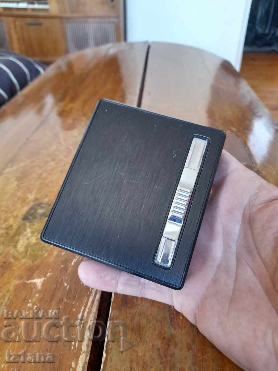 Old snuffbox, lighter with price 32.00 BGN | € 16.36 Old snuffbox, lighter with price 32.00 BGN | € 16.36