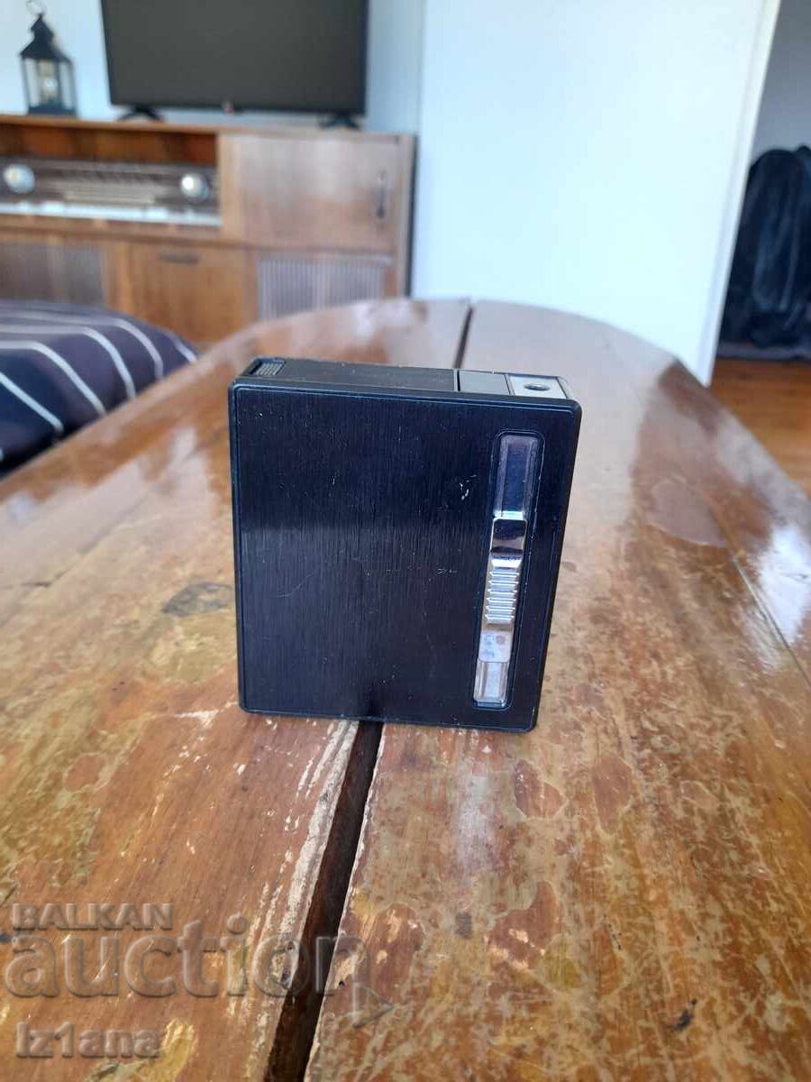 Old snuffbox, lighter Old snuffbox, lighter