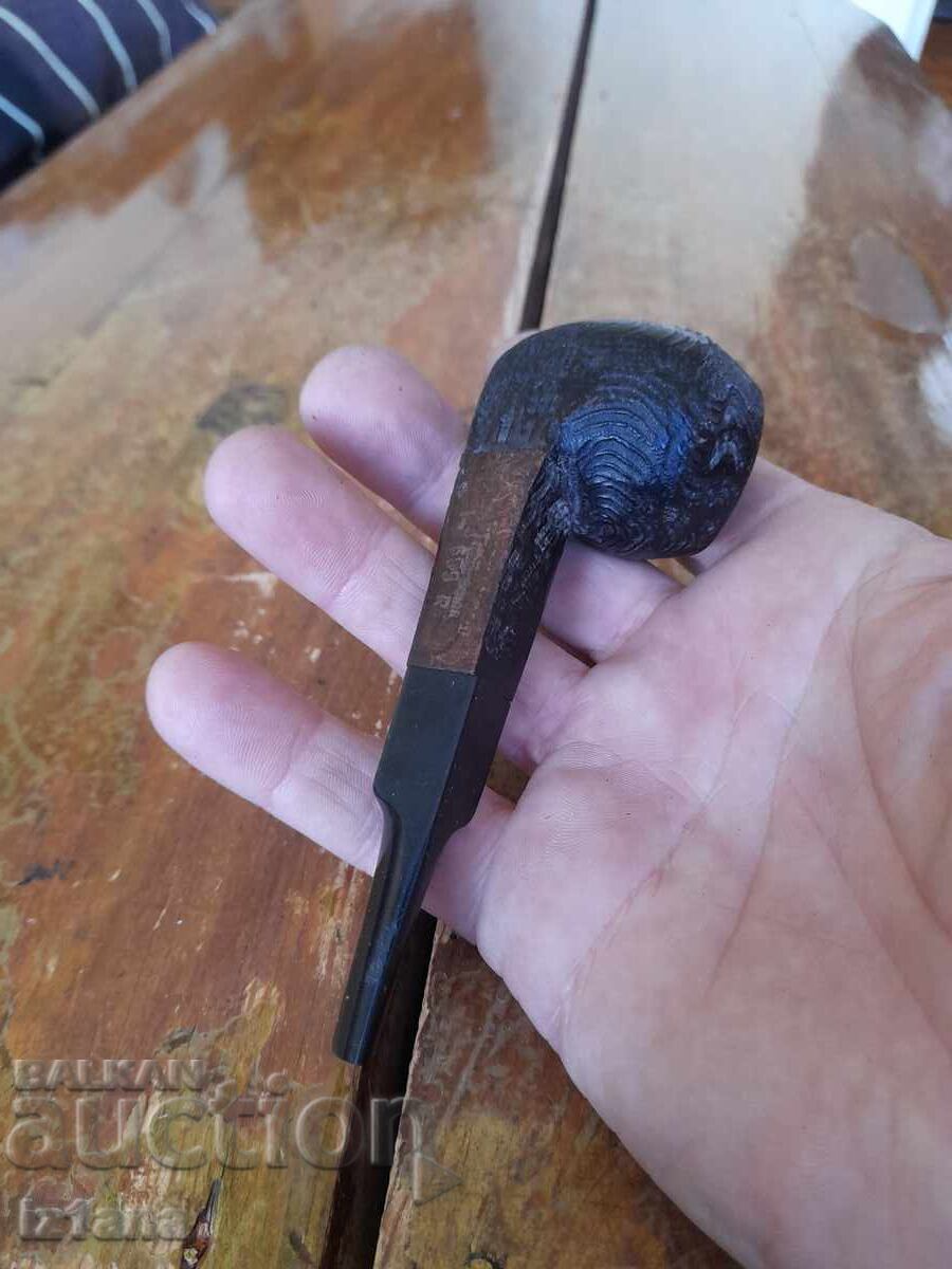 Ένας παλιός σωλήνας Ένας παλιός σωλήνας