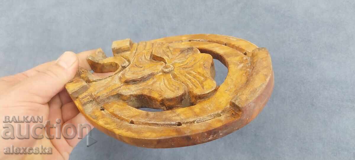 Delivery of Wooden Horseshoe Delivery of Wooden Horseshoe