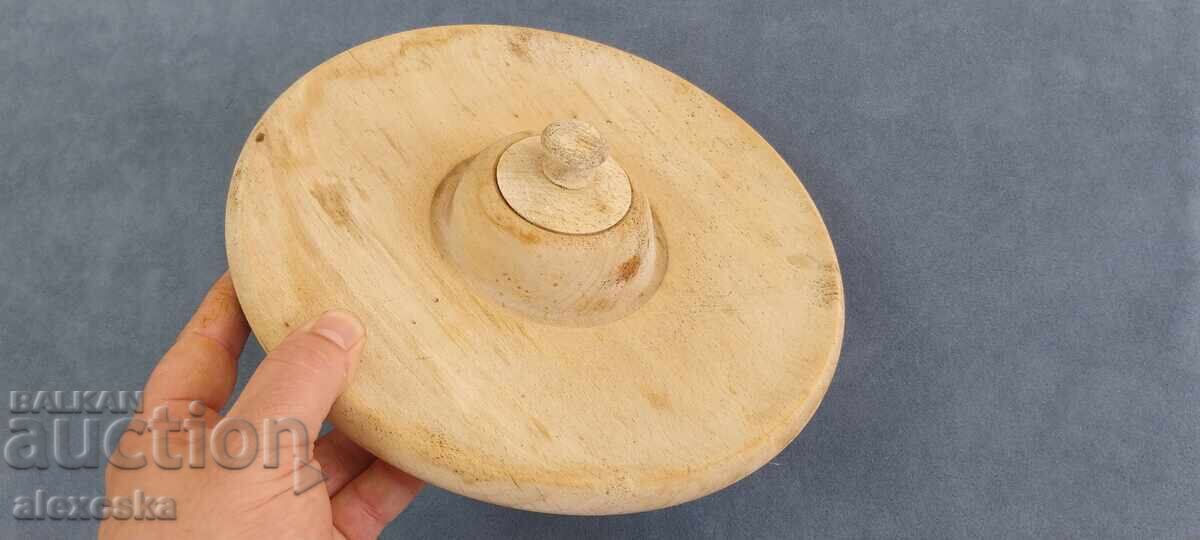 A wooden plate with price 20.00 BGN | € 10.23 A wooden plate with price 20.00 BGN | € 10.23