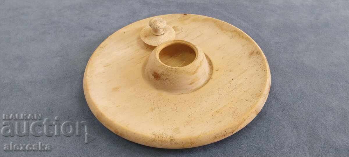 Delivery of A wooden plate Delivery of A wooden plate