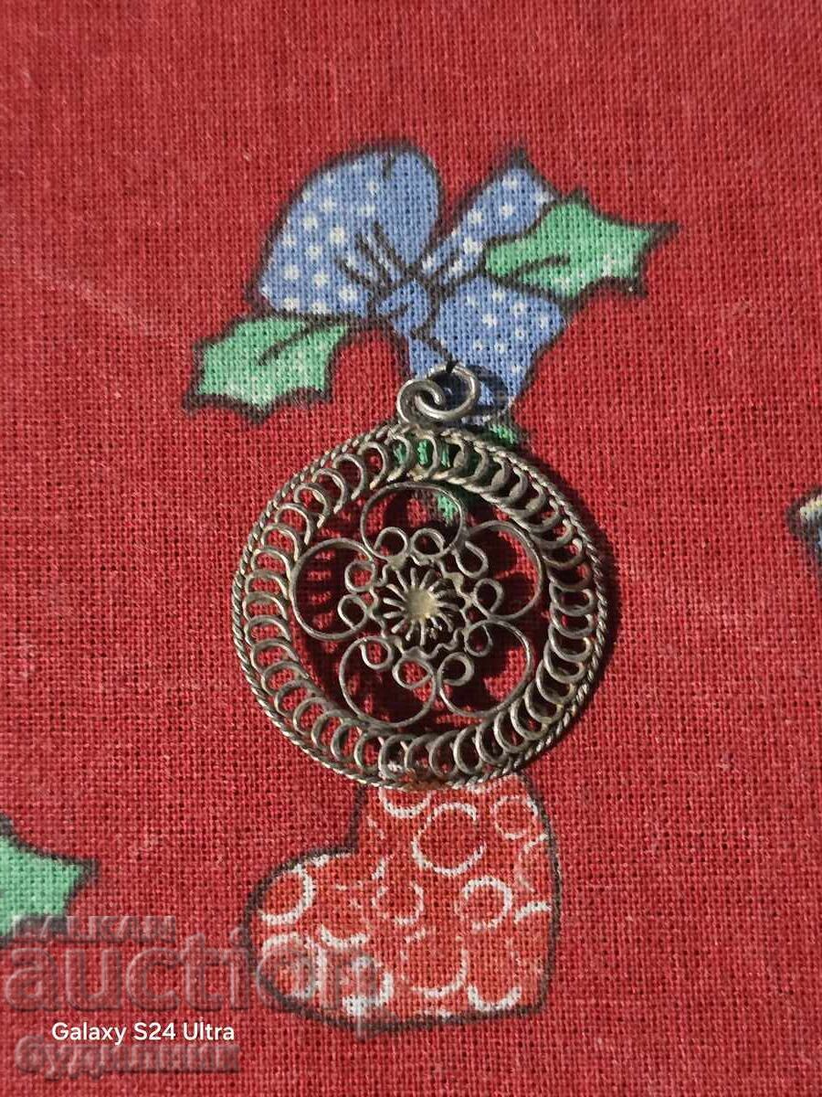 Silver pendant. I'm listing over 100 Auctions. Take a look and bid with price 19.99 BGN | € 10.22