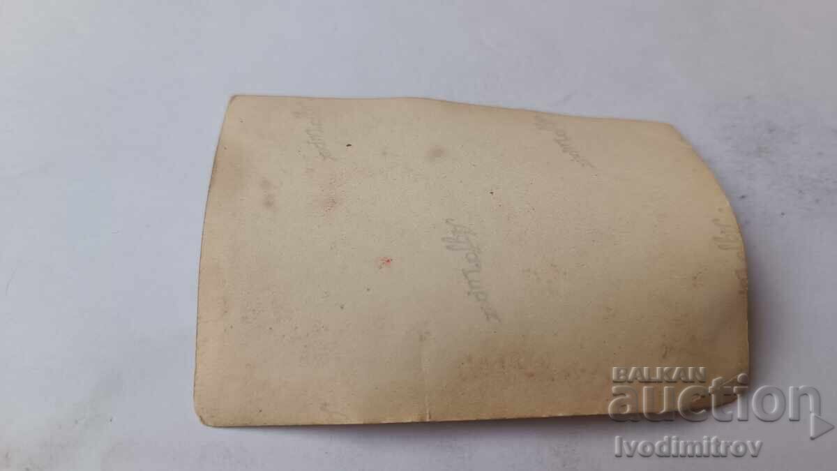 Φωτογραφία Δύο νεαρών κοριτσιών με ρετρό ποδήλατο με τιμή 1.65 BGN | € 0.84