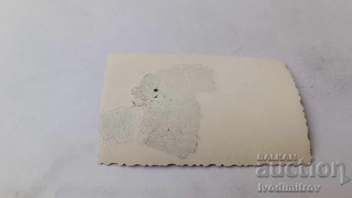 Foto Tânăr în pantaloni scurți cu preț 1.85 BGN | € 0.95