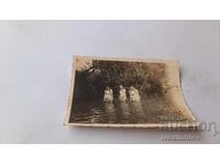 Снимка Млади момичета в реката