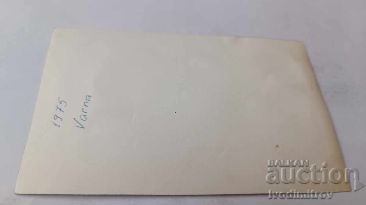 Fotografie Varna Două femei tinere în mare 1975 cu preț 1.85 BGN | € 0.95