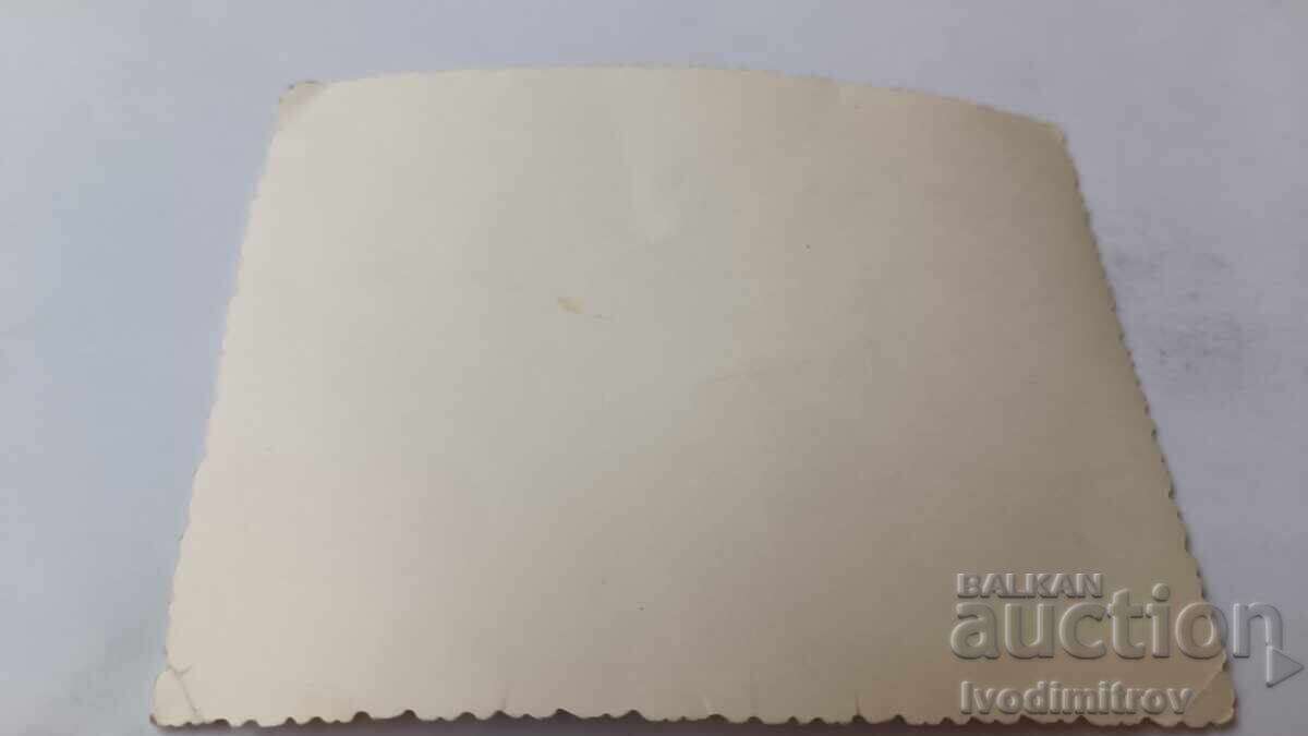 Снимка Жена на плажа с цена 1.45 лв. | € 0.74