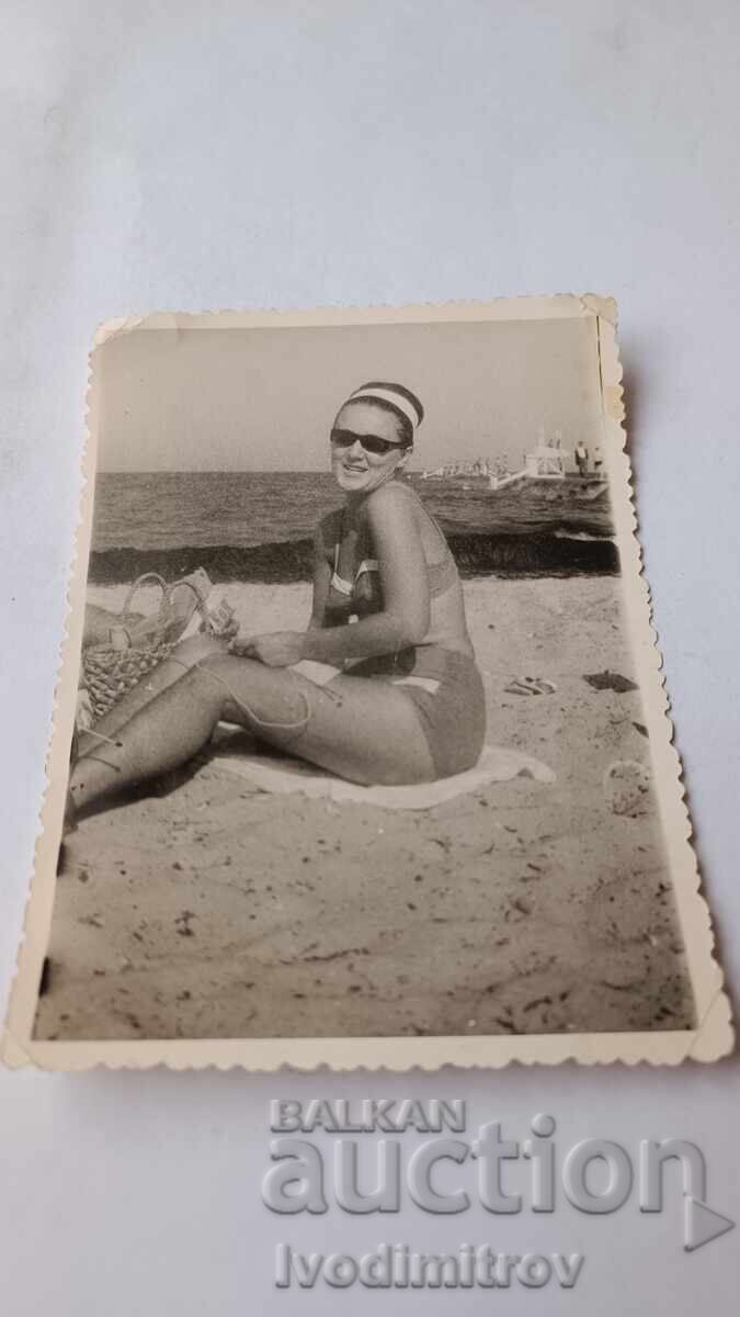 Снимка Жена на плажа