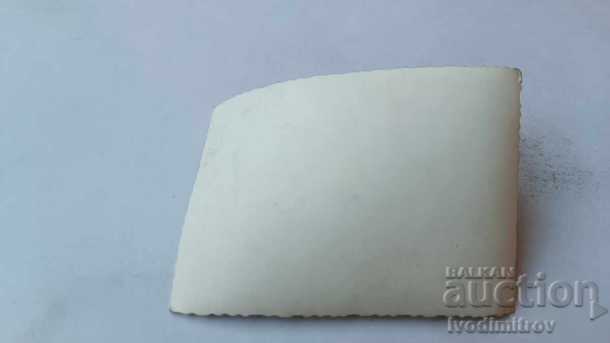 Снимка Млад мъж на брега на морето с цена 2.35 лв. | € 1.20