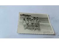 Φωτογραφία Αγοριών στην Παραλία