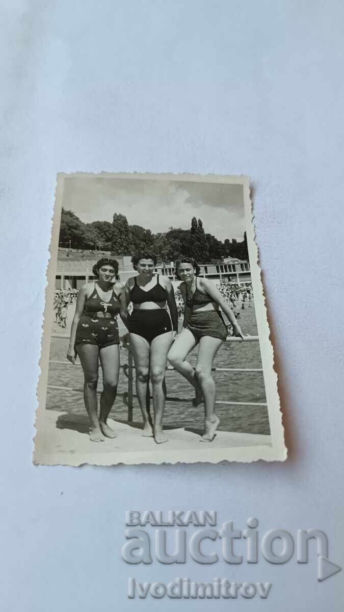Photo of Three Young Girls on the Pier Photo of Three Young Girls on the Pier