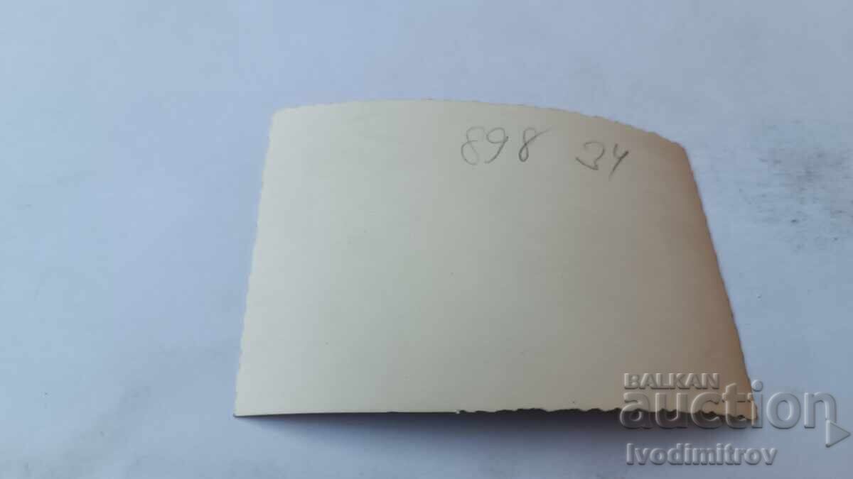 Foto Fată tânără pe plajă cu preț 1.85 BGN | € 0.95