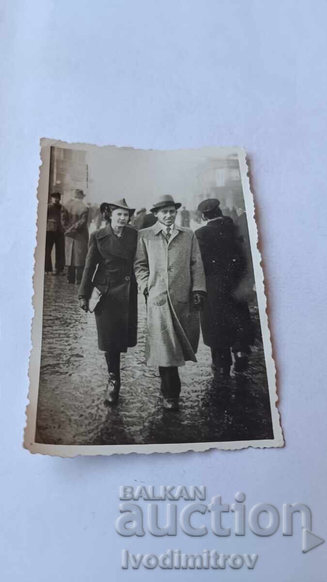 Fotografie Sofia Bărbat și femeie la plimbare Fotografie Sofia Bărbat și femeie la plimbare