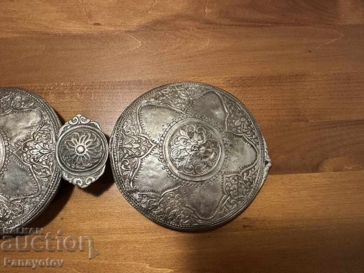 Аукцион КРЪГЛИ СРЕБЪРНИ ПАФТИ ПИРИН РАЗЛОЖКИ САМОКОВСКИ МАКЕДОНИЯ