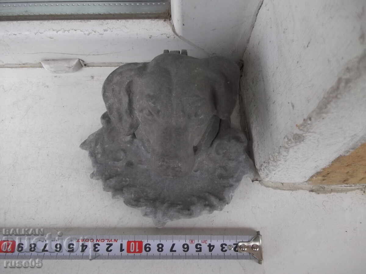 Δημοπρασία Σταχτοδοχείο σε σχήμα κεφαλής σκύλου από λευκό μέταλλο